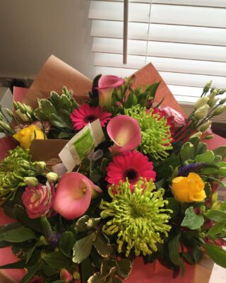 And I’m off! Thank you @bright_and_beautiful_flowers for delivering these this morning @mrsjennyorhan thank you 😘😘😘 #evetaylor #evetaylorfacials #beautytreatmentsnorfolk #hdbrows #biosculpturenails #waxing #manicure #pedicure #brows #giftvouchers #tinting #dermaviduals #waxxxpress